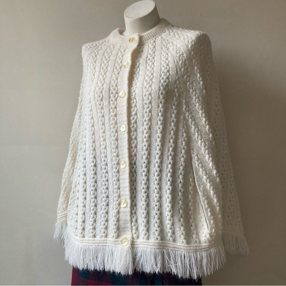 Vintage Handmade Off White Cream Cable Knit Button Down Shrug Sweater Cape - Picture 1 of 7
